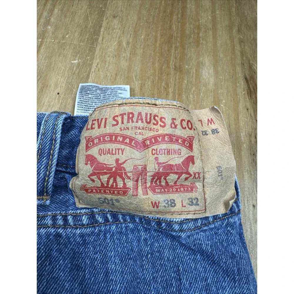 Levi's 501 Original Straight‎ Leg Button Fly Denim Jeans Men's 38x32 Medium Wash